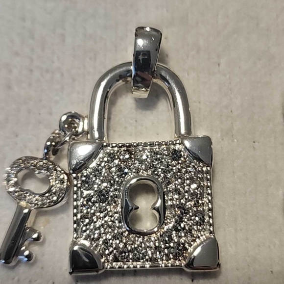 Charms set of 5, silver tone with crystals, including chain, NWOT - Picture 11 of 16